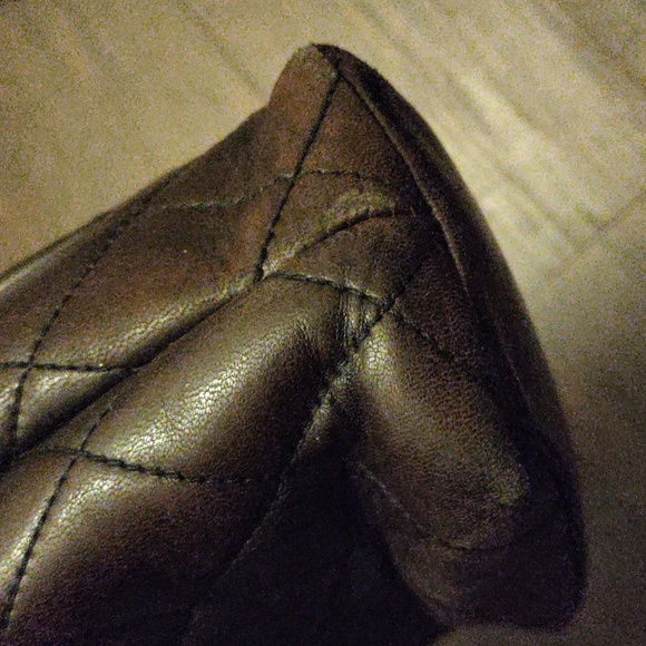 Chanel Black Quilted Leather Shoulder Bag - Picture 16 of 16